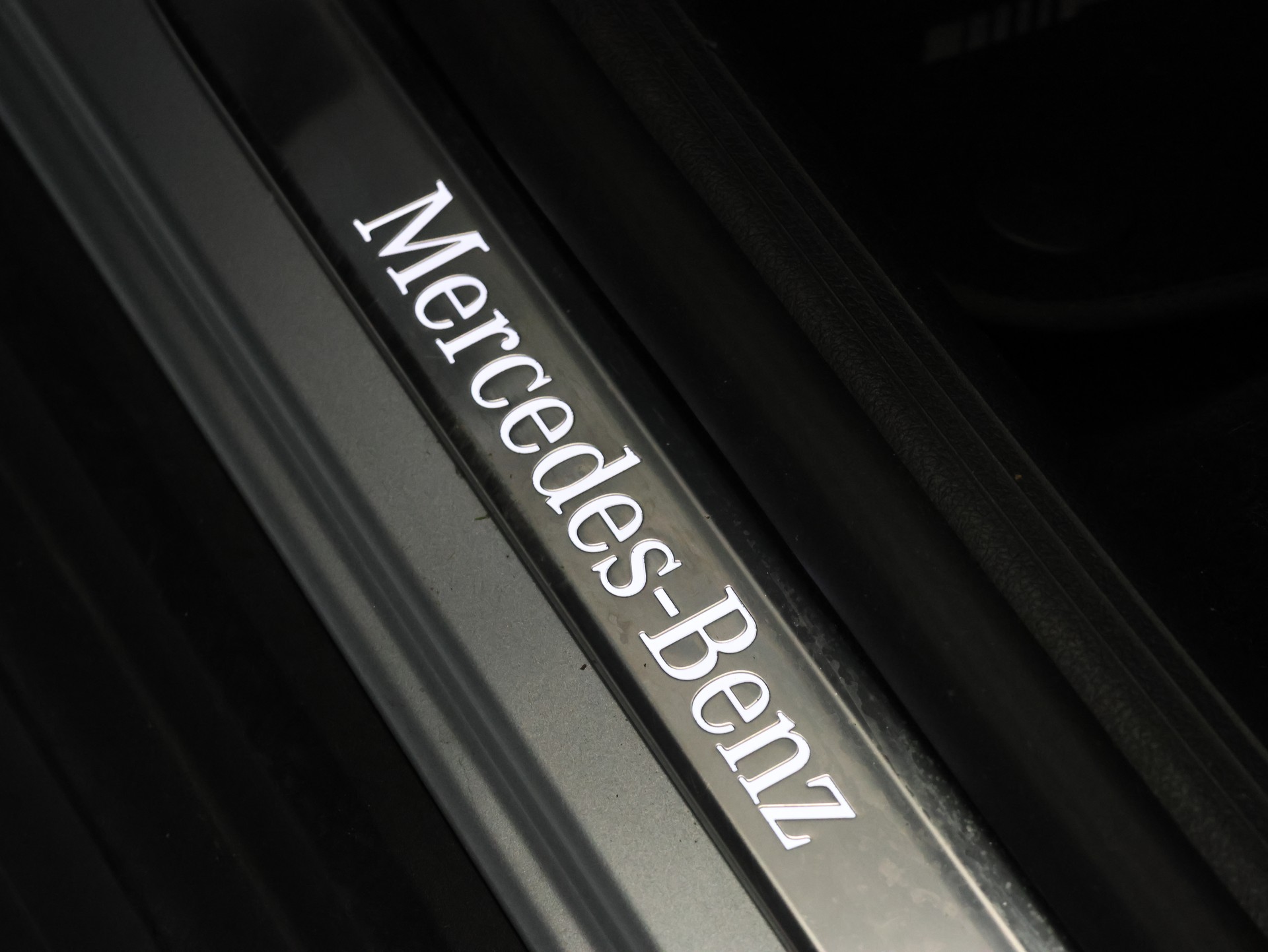 MERCEDES-BENZ GLC 220 d AMG Line 4Matic 9G-Tronic *Werksgarantie*Panorama*AHK*-image-18