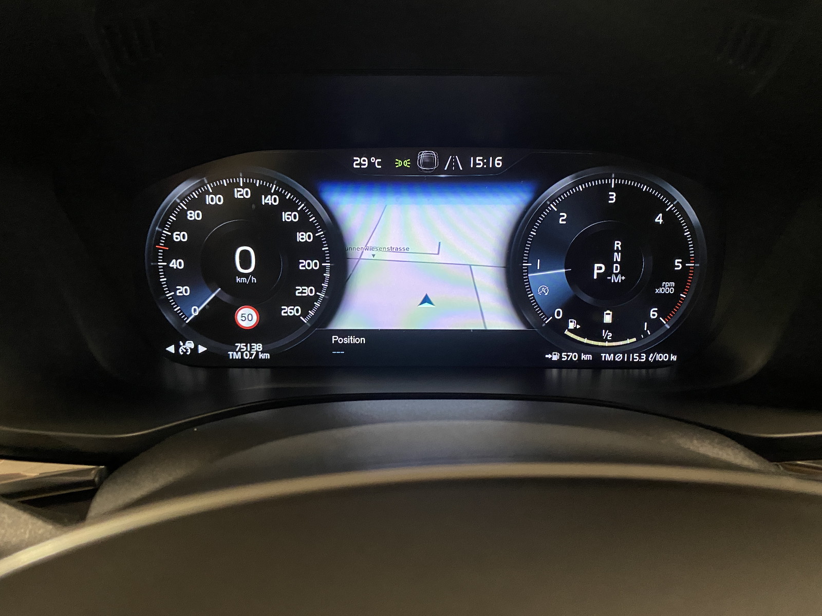 VOLVO XC60 2.0 B5 MH Inscription AWD-image-10