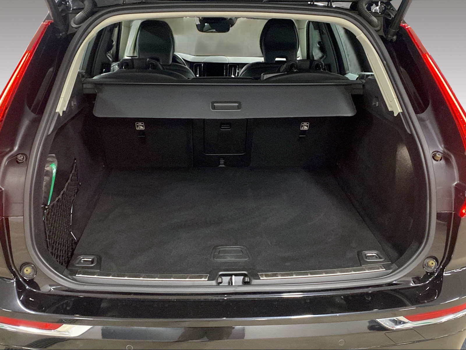 VOLVO XC60 2.0 B5 MH Inscription AWD-image-15