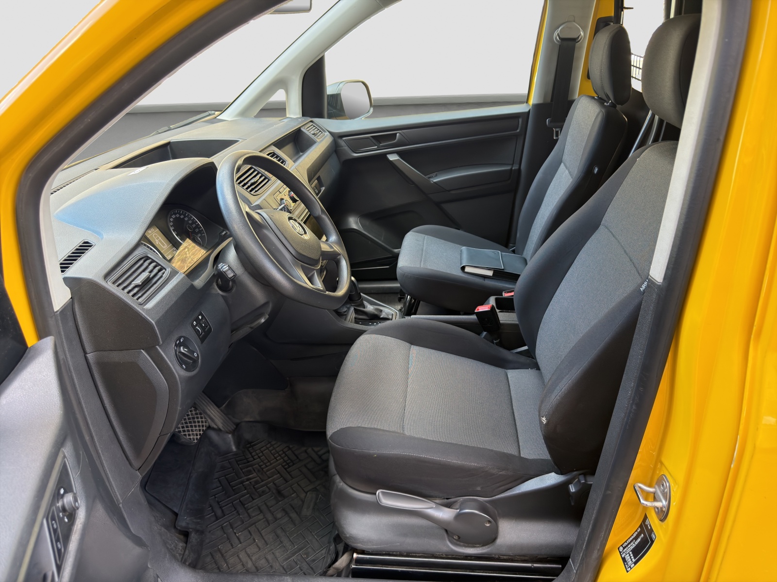 VW Caddy 2.0TDI 4Motion BlueMotion Technology DSG-image-5