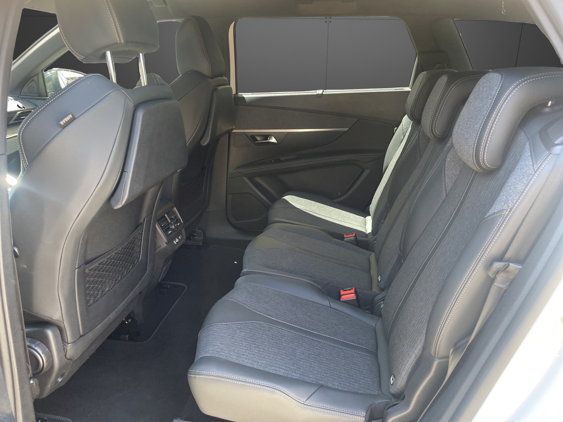 PEUGEOT 5008 1.6 Pure Tech GT LineEAT8-image-7