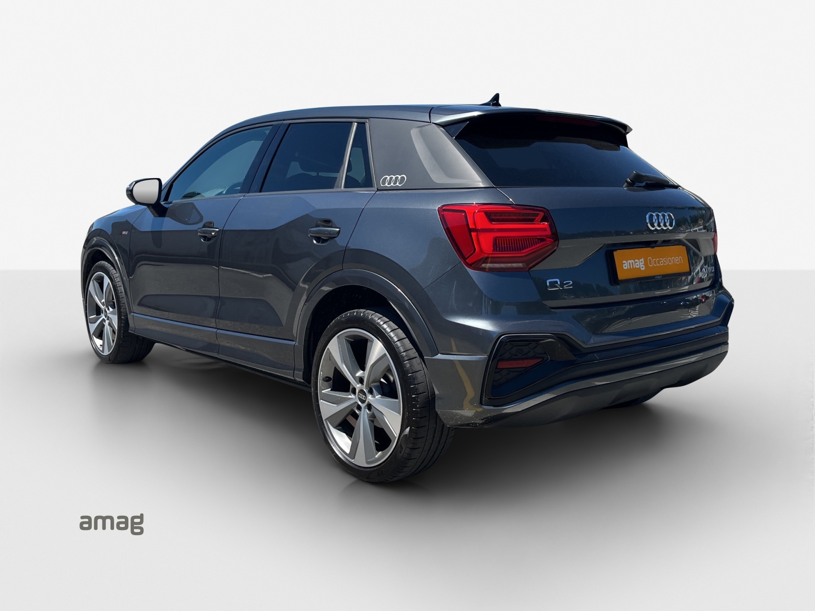 AUDI Q2 40 TFSI S line quattro S-tronic-image-2