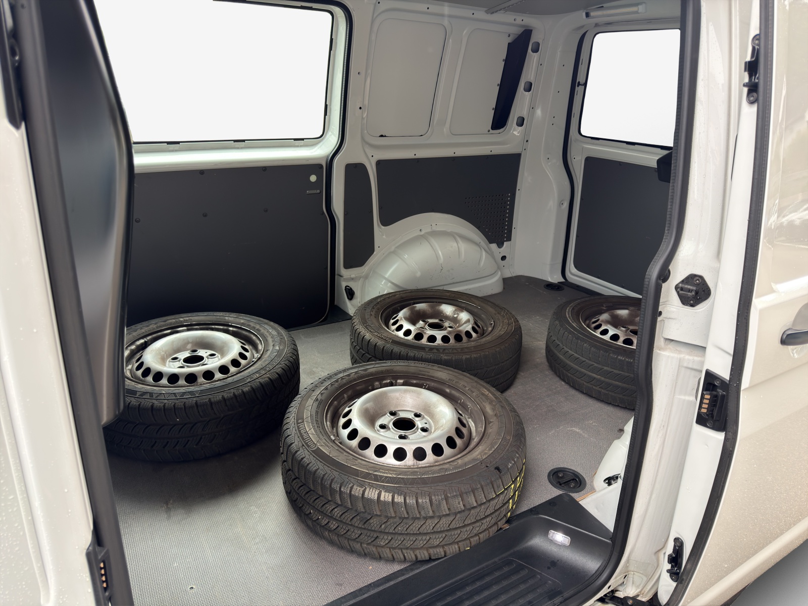 VW T6.1 2.0 TDI-image-11