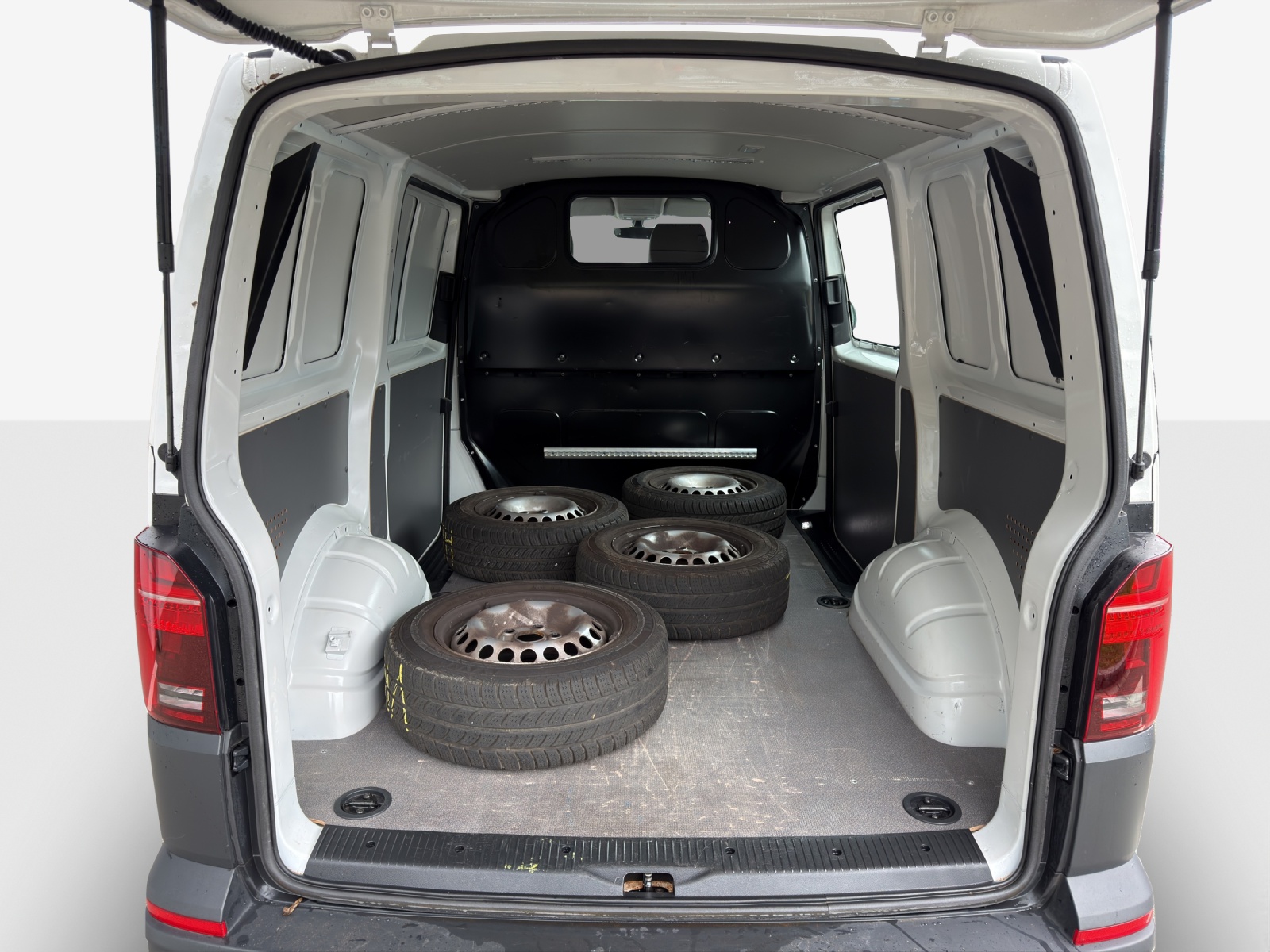 VW T6.1 2.0 TDI-image-12