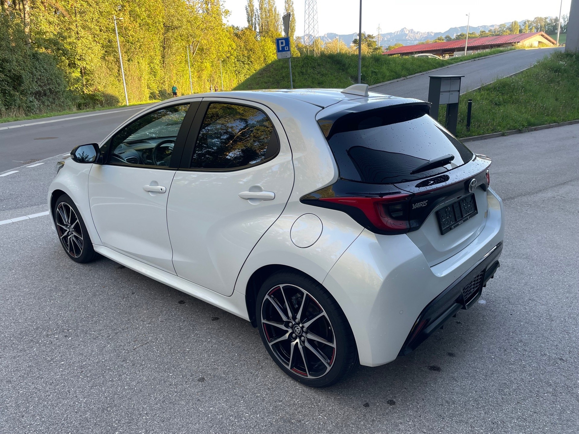 TOYOTA 1.5 VVT-i HSD GR Sport-image-3