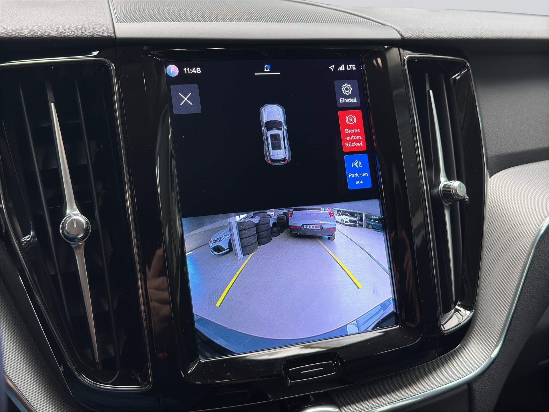 VOLVO XC60 B4 Diesel 2WD Mild Hybrid Core Geartronic-image-13