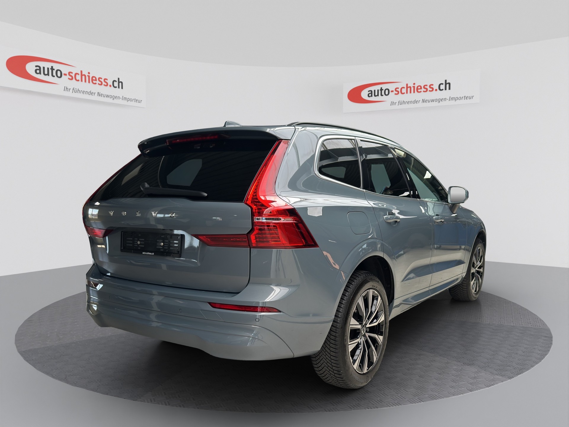 VOLVO XC60 B4 Diesel 2WD Mild Hybrid Core Geartronic-image-4