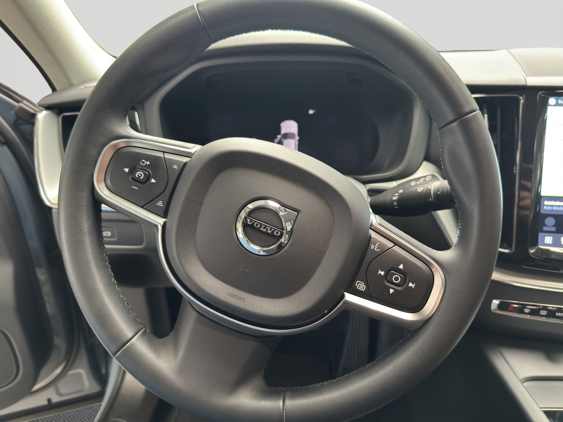 VOLVO XC60 B4 Diesel 2WD Mild Hybrid Core Geartronic-image-10