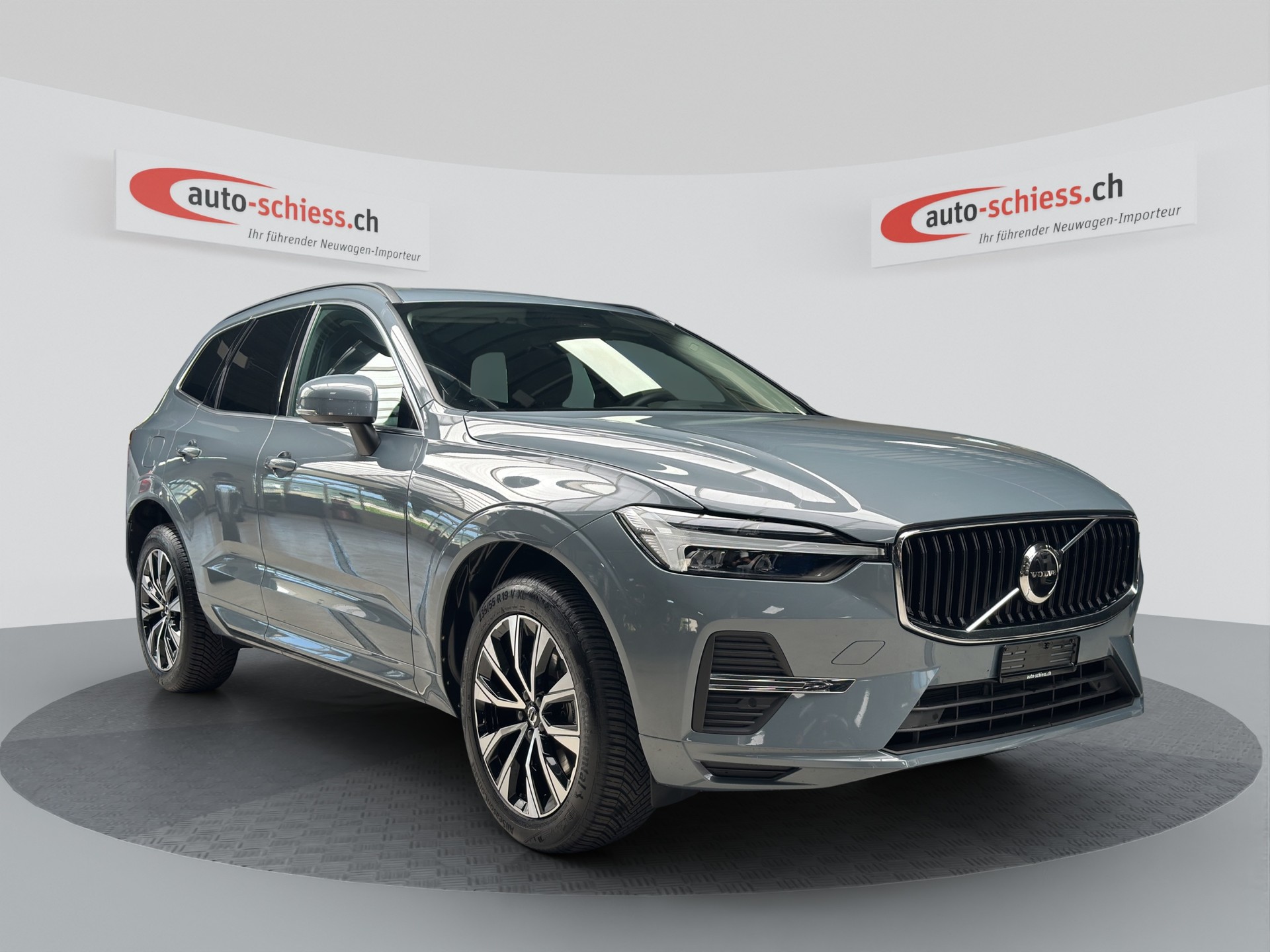 VOLVO XC60 B4 Diesel 2WD Mild Hybrid Core Geartronic-image-0