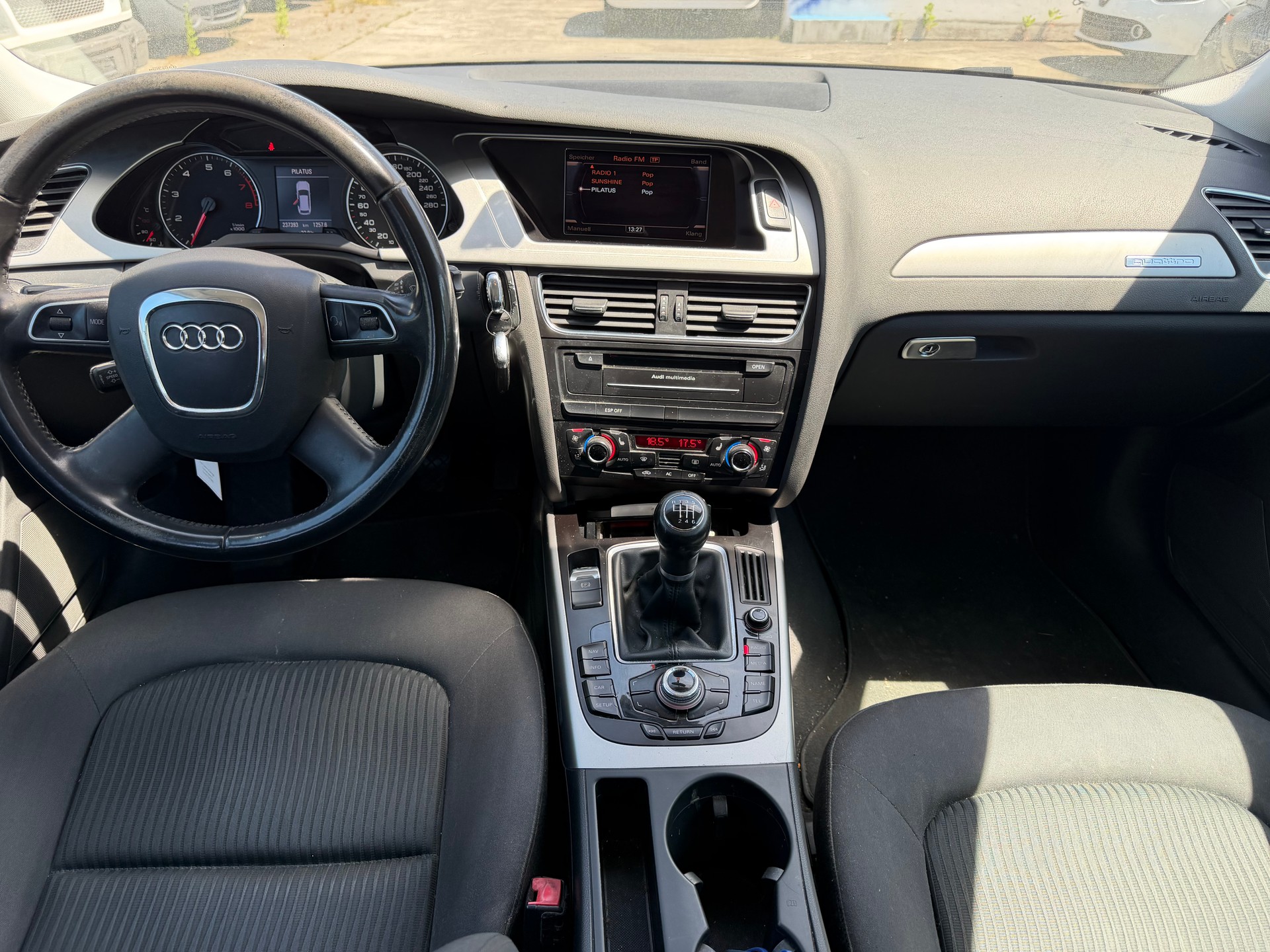 AUDI A4 Avant 1.8 TFSI quattro-image-5