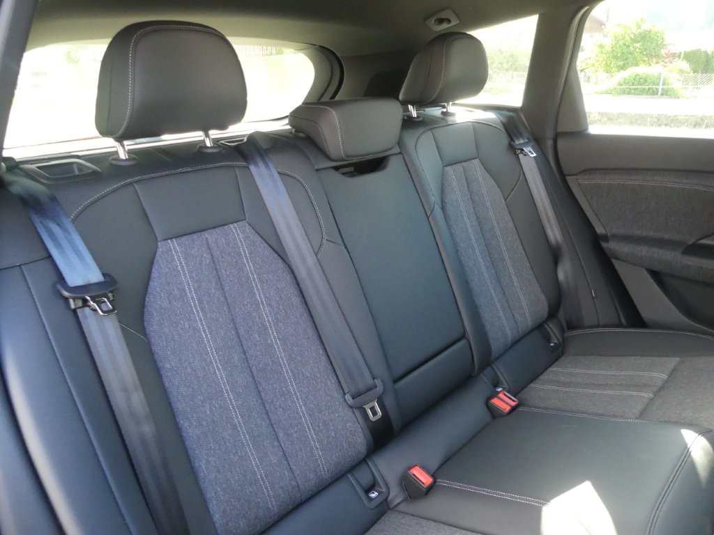 AUDI Q6 e-tron quattro-image-12