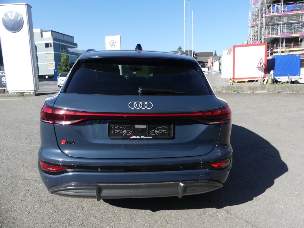 AUDI Q6 e-tron quattro-showroom-element-2