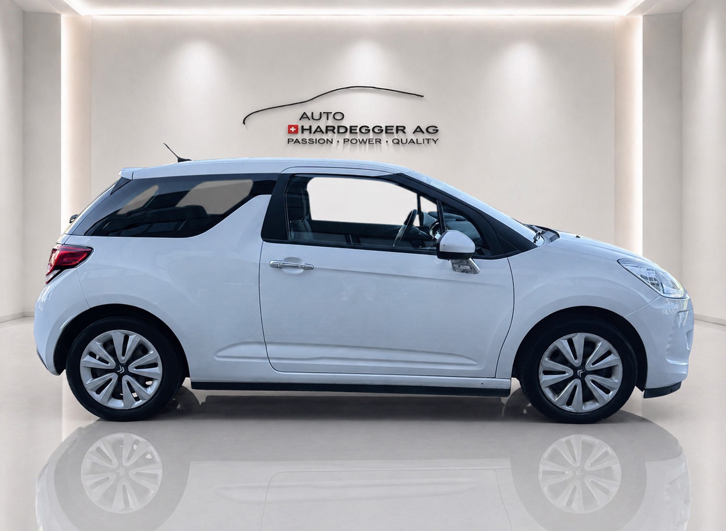 DS AUTOMOBILES DS3 1.6 16V e-HDi SO Chic inkl. Garantie!-showroom-element-2