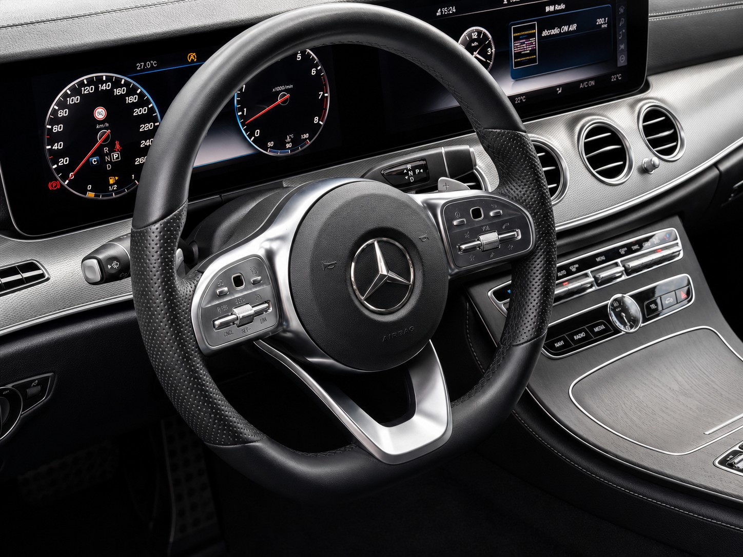 MERCEDES-BENZ E 450 AMG Line 4matic CH FAHRZEUG-image-16