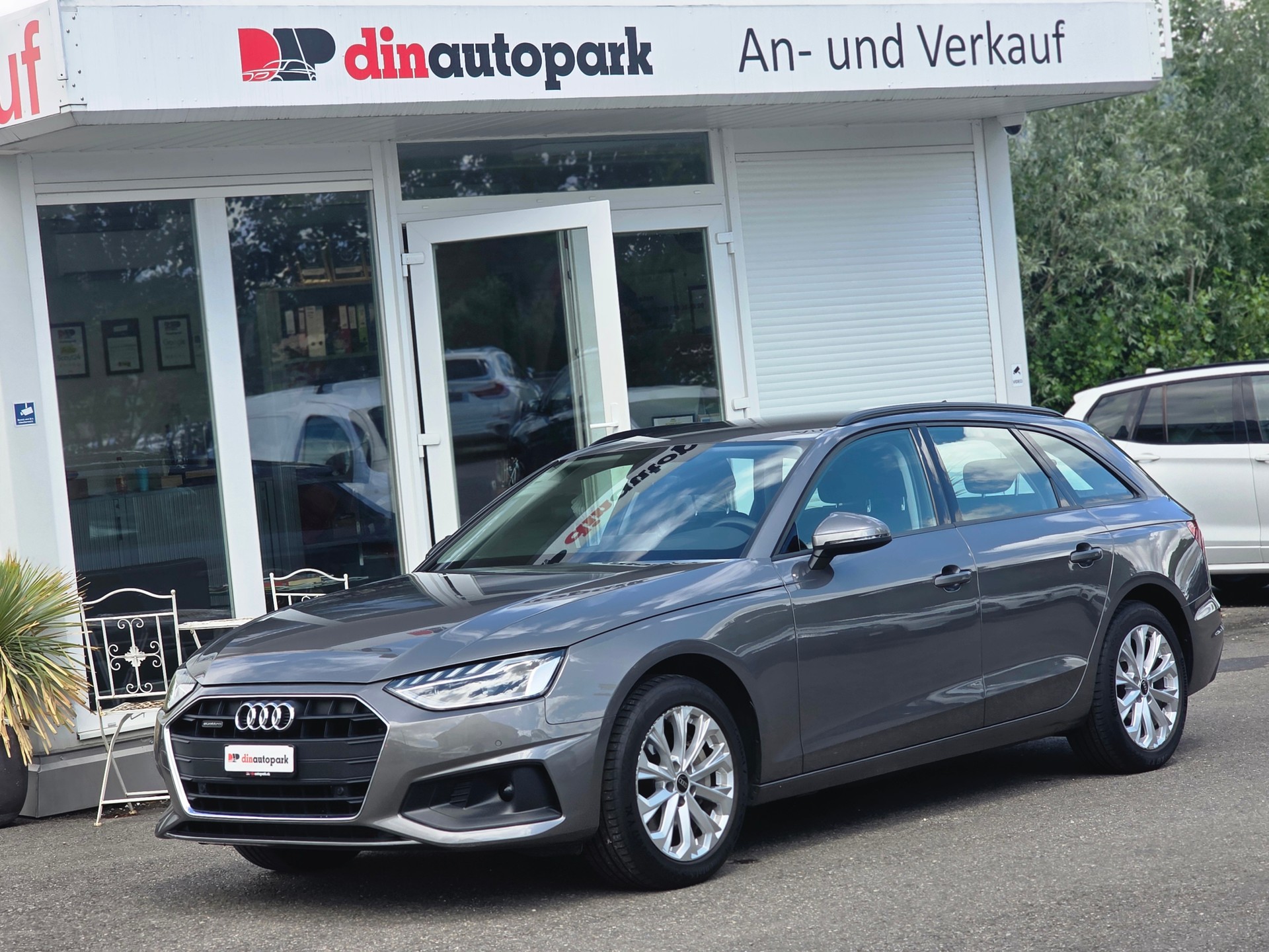 AUDI A4 Avant 40 TDI Attraction Quattro S-tronic * CH-Fahrzeug * Frisch ab MFK *