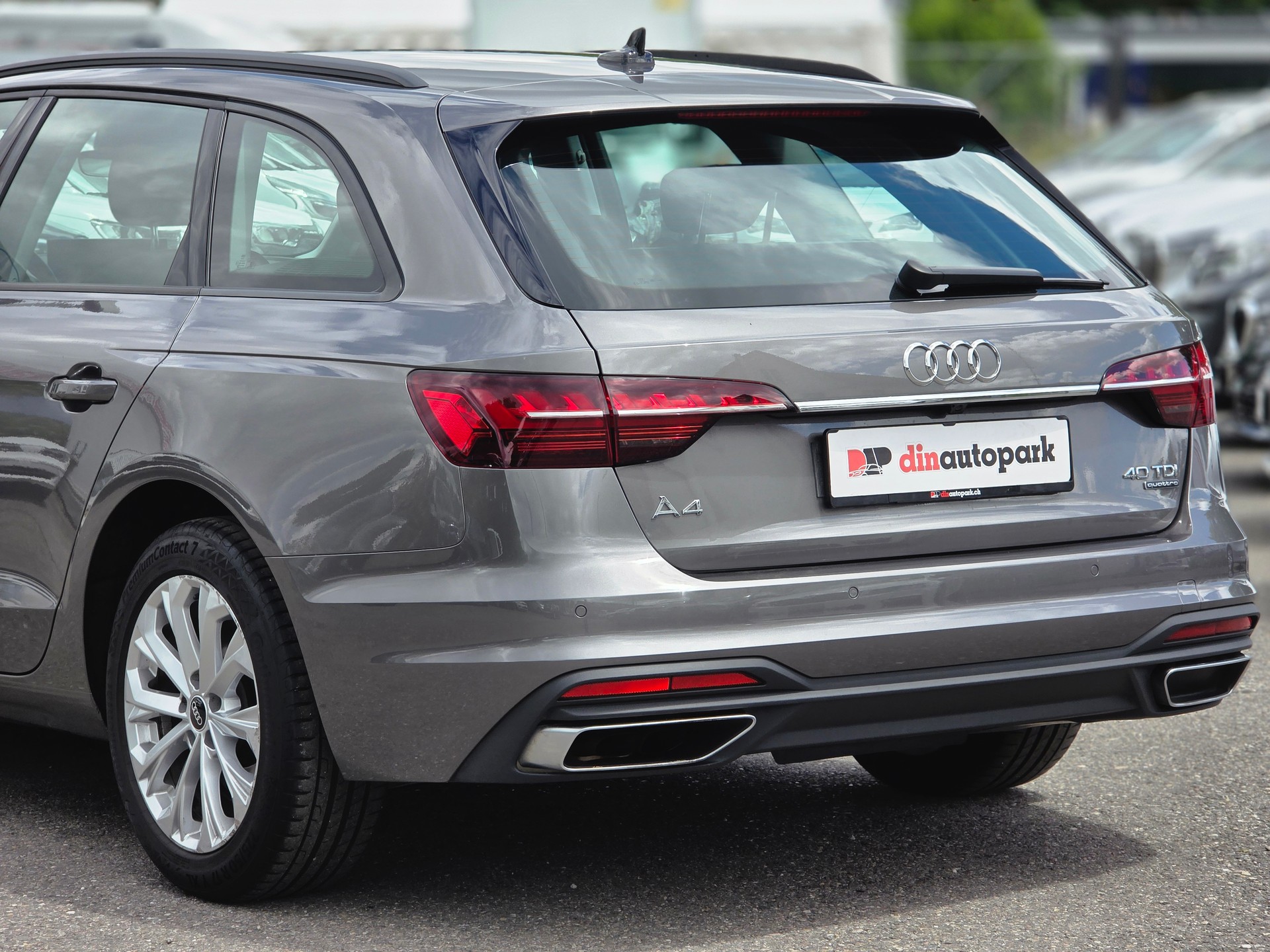 AUDI A4 Avant 40 TDI Attraction Quattro S-tronic * CH-Fahrzeug * Frisch ab MFK *-image-8