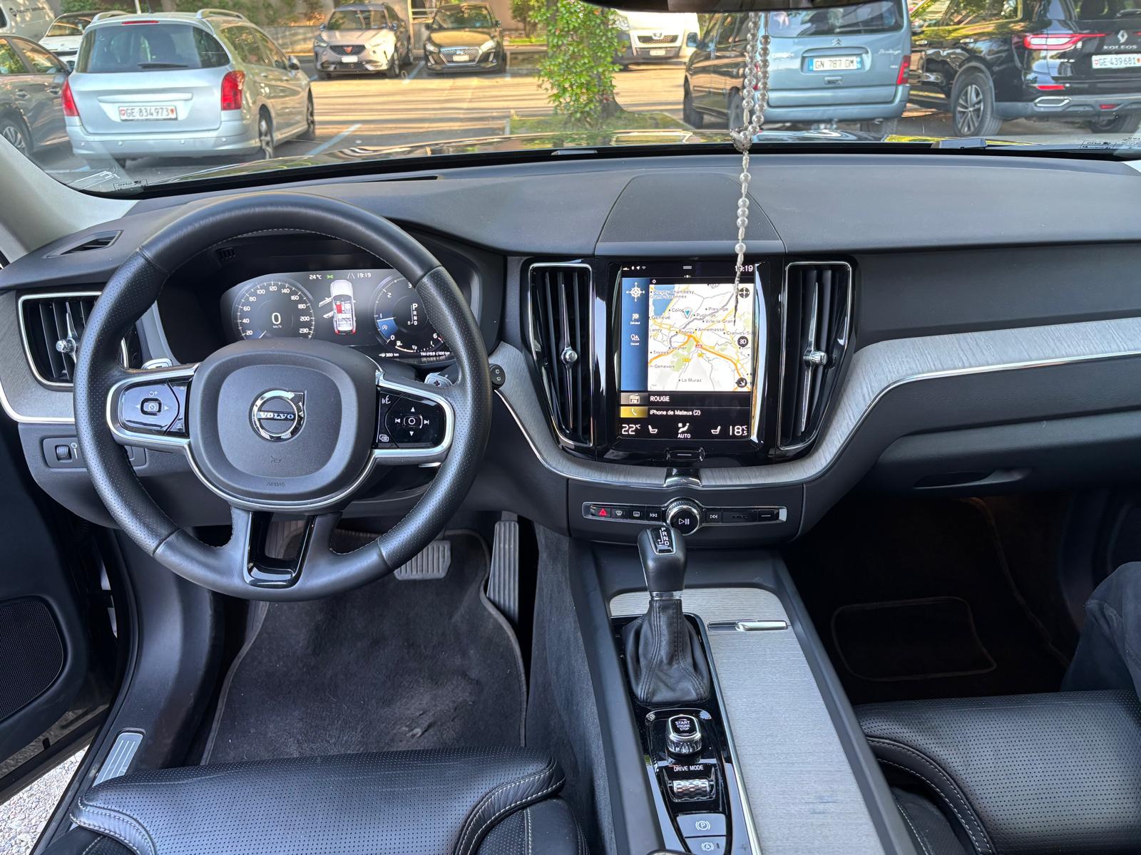 VOLVO 2.0 D5 Inscription AWD-image-5
