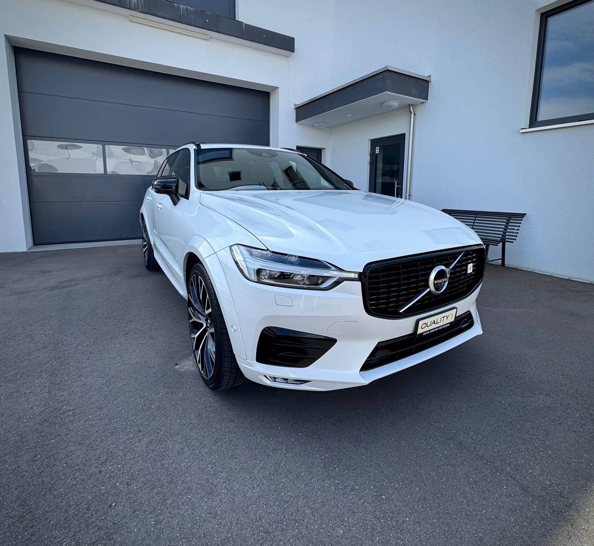 VOLVO XC60 T6 AWD Polestar R-Design Geartronic-image-2