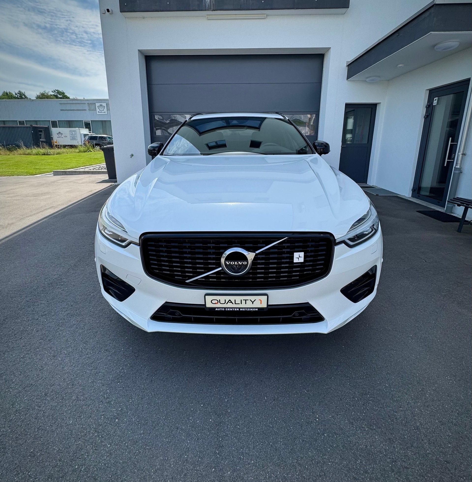VOLVO XC60 T6 AWD Polestar R-Design Geartronic-image-1