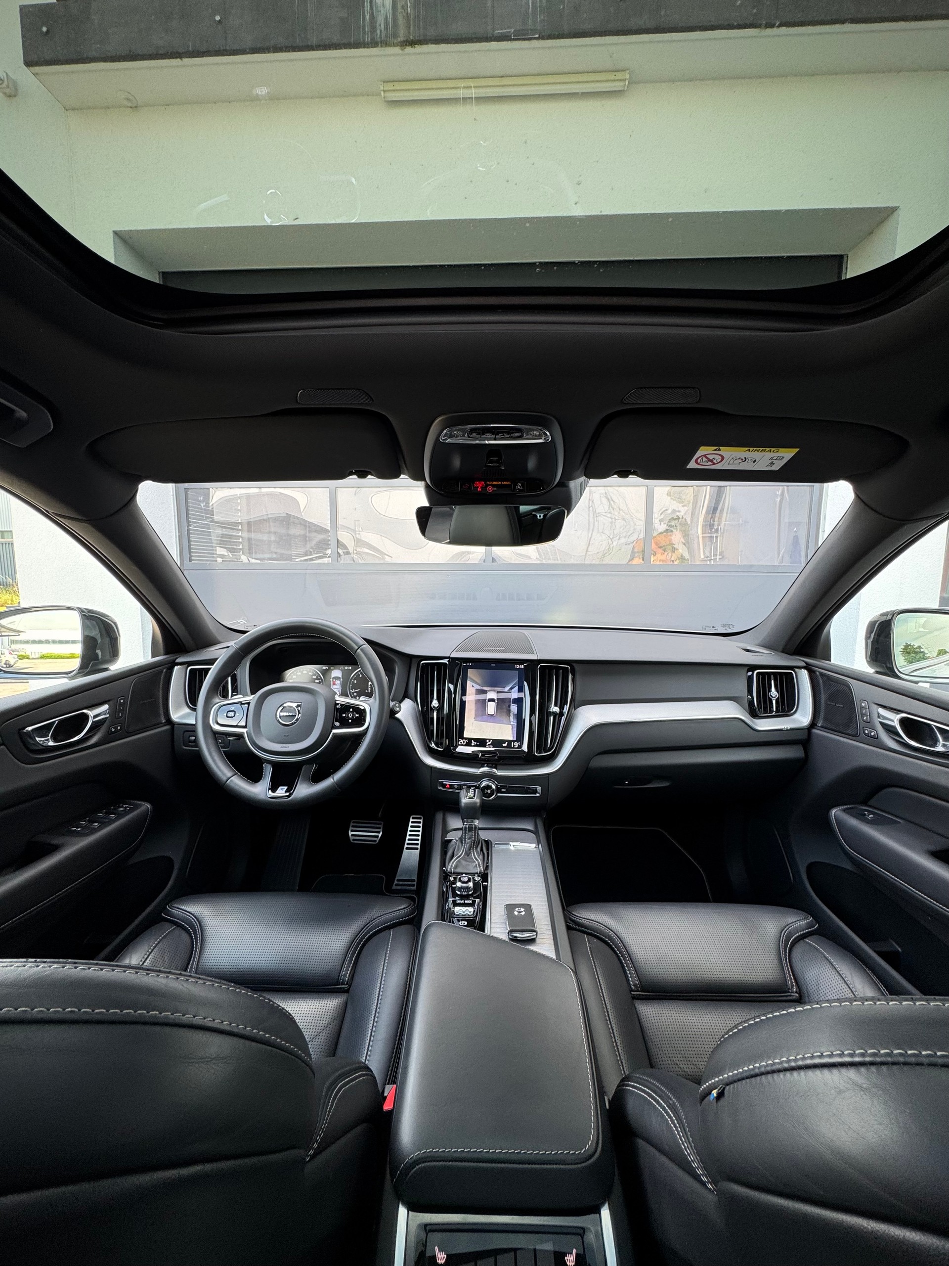 VOLVO XC60 T6 AWD Polestar R-Design Geartronic-image-10