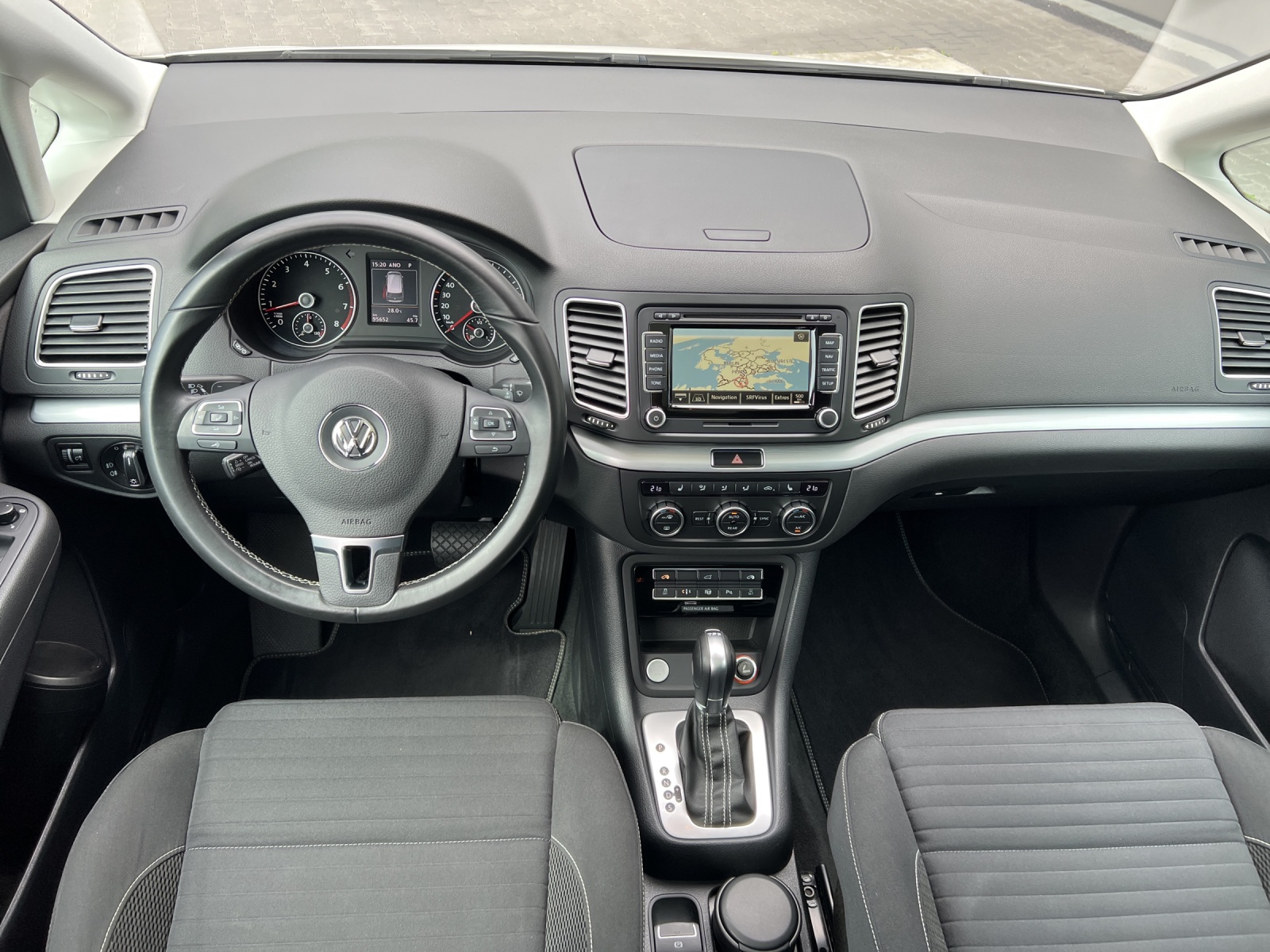 VW Sharan 2.0 TSI Comfortline Cup DSG-image-10