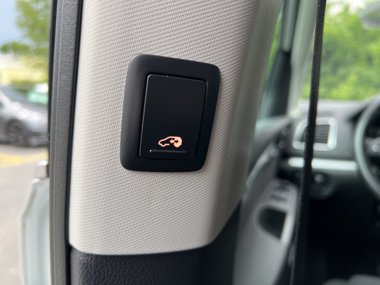 VW Sharan 2.0 TSI Comfortline Cup DSG-image-11