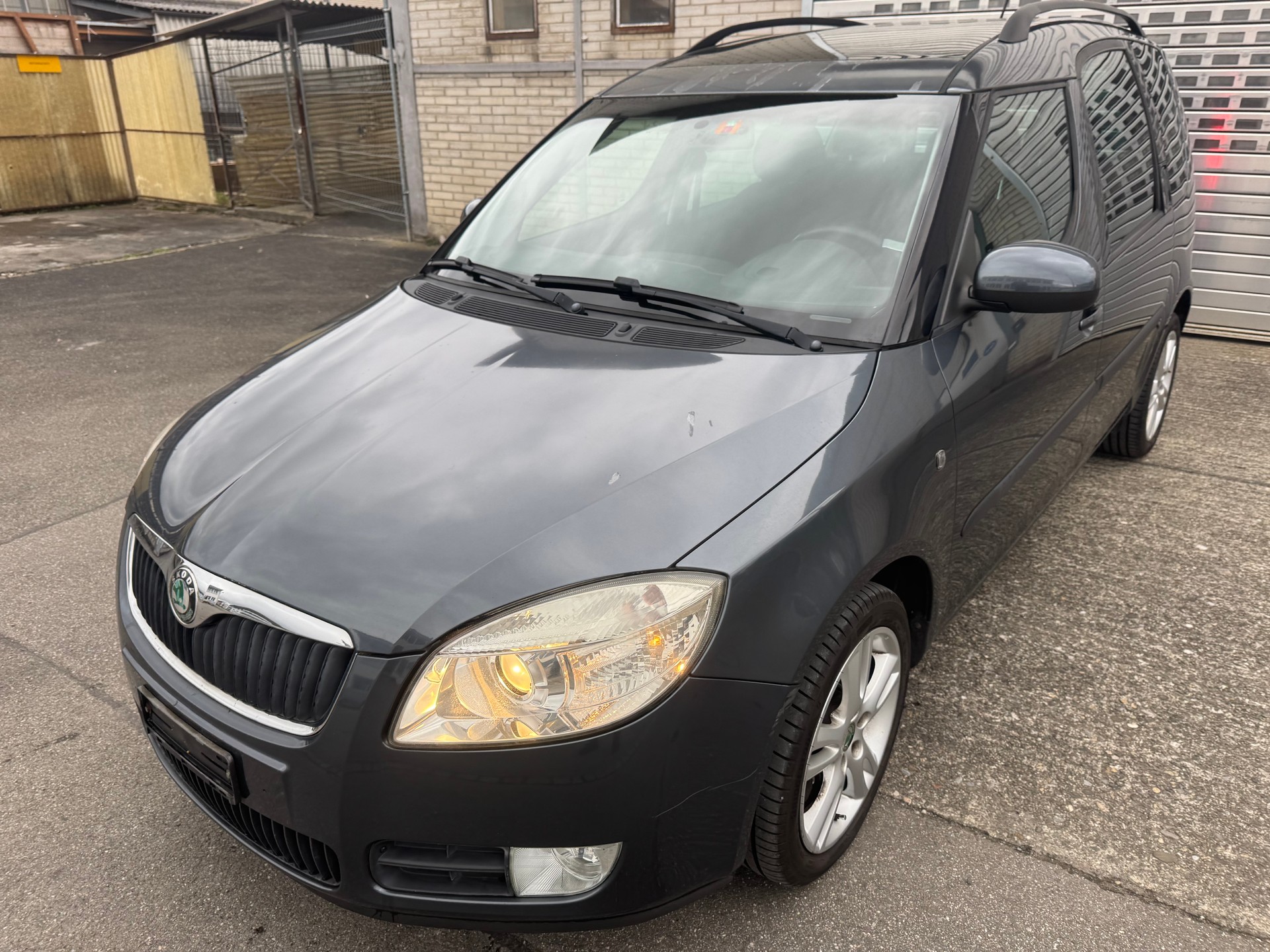 SKODA Roomster 1.6 Style-image-6