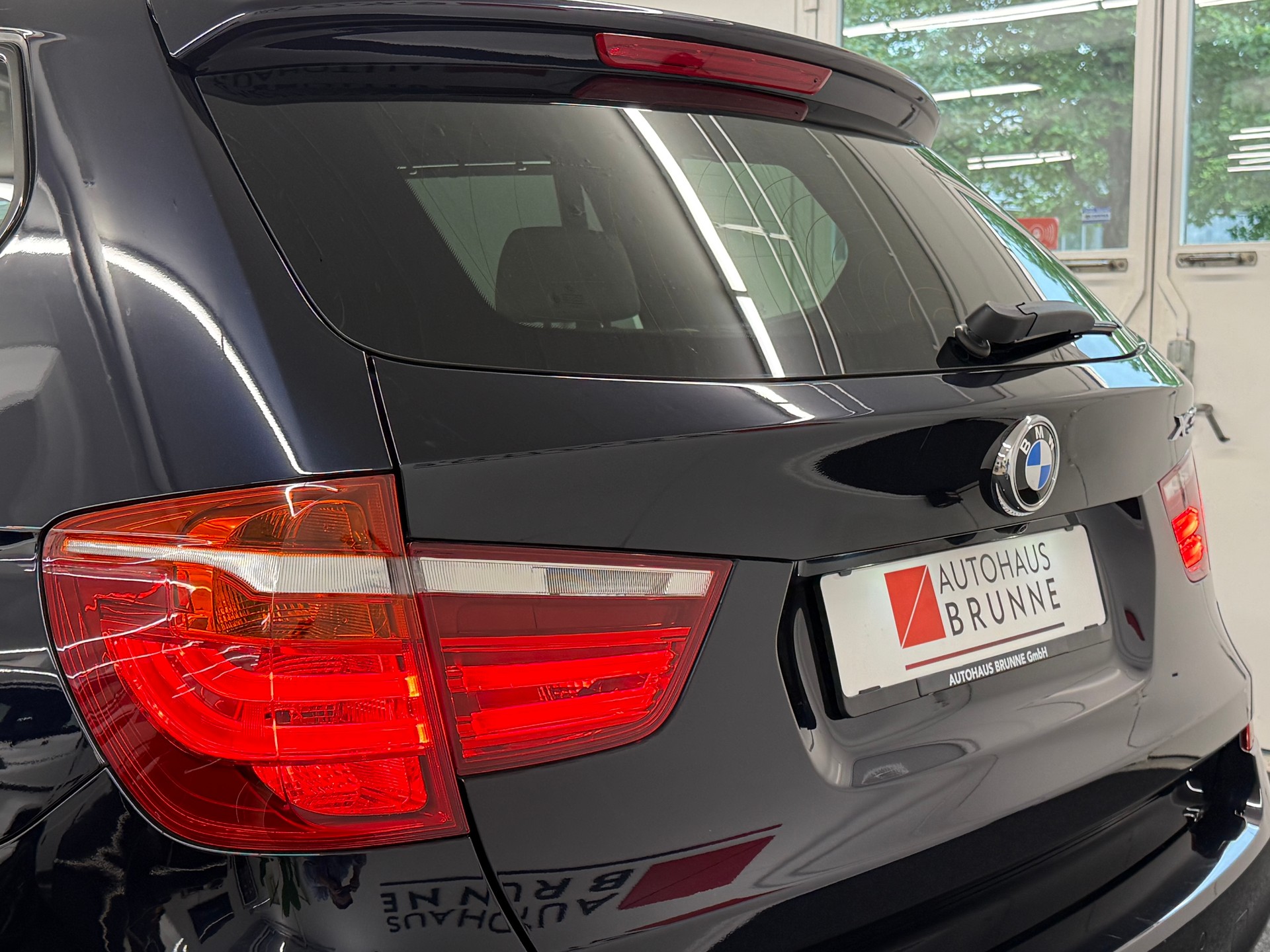 BMW X3 xDrive 20d M-Paket Sport Steptronic-image-13