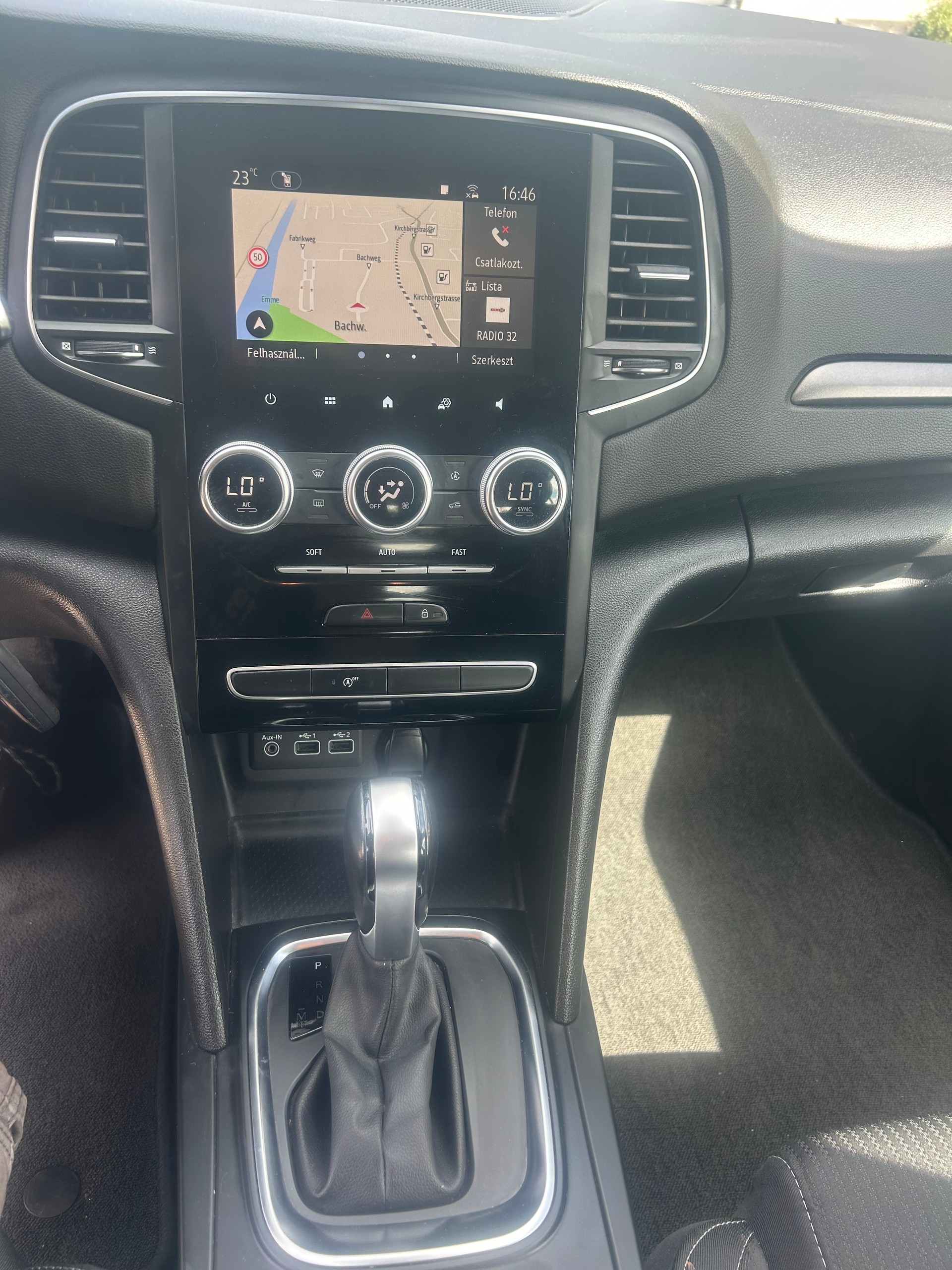 RENAULT Mégane Grandtour 1.5 dCi Business EDC-image-8
