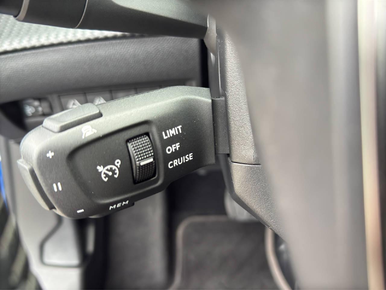 PEUGEOT 2008 e-Allure Pack-image-12