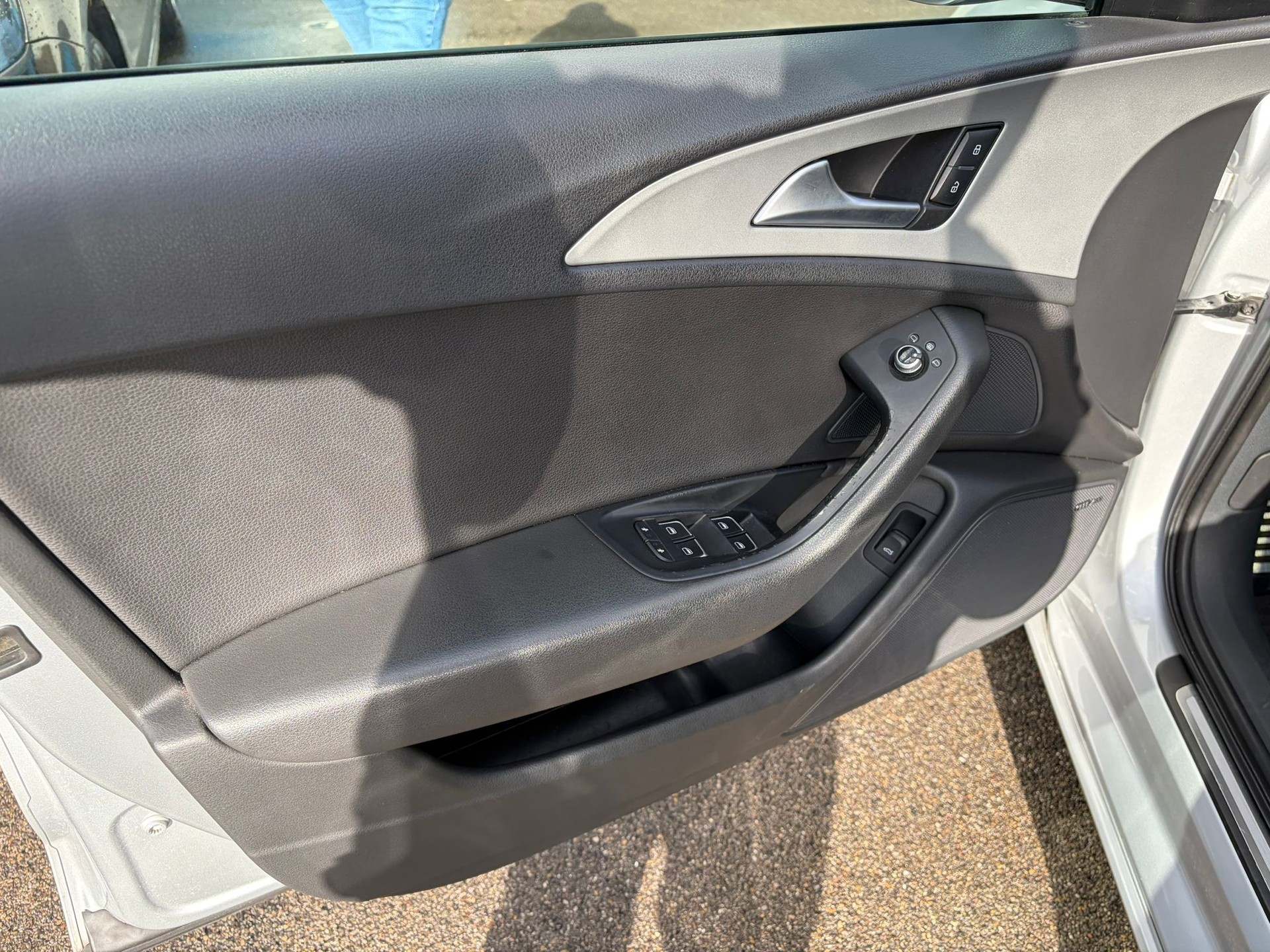 AUDI A6 Avant 3.0 TDI V6 quattro S-tronic-image-12
