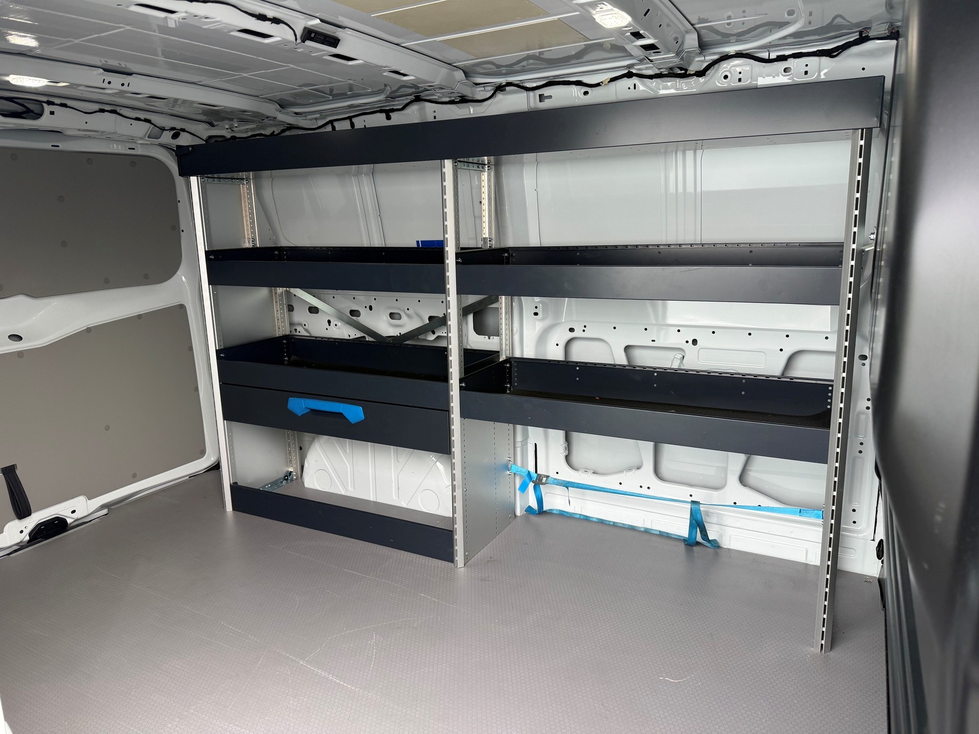 FORD E-Transit C Van 320 L1 Trend-image-11