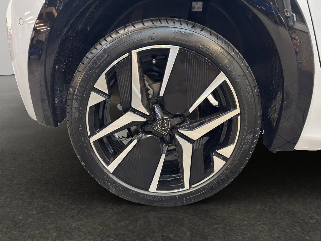 PEUGEOT 208 1.2 Hybrid GT-image-14