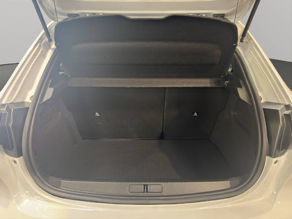 PEUGEOT 208 1.2 Hybrid GT-image-12