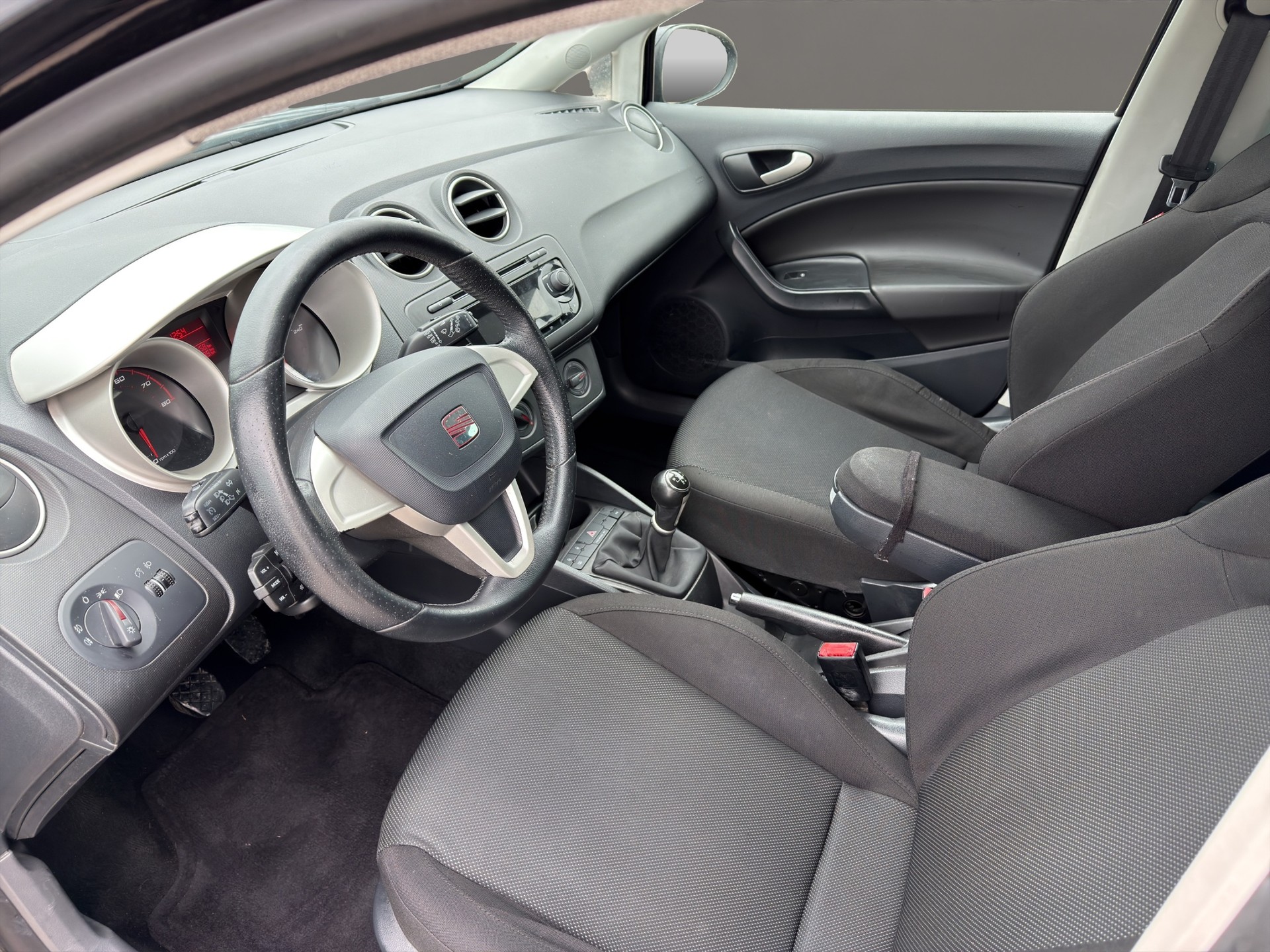 SEAT Ibiza 1.6 Style-image-9