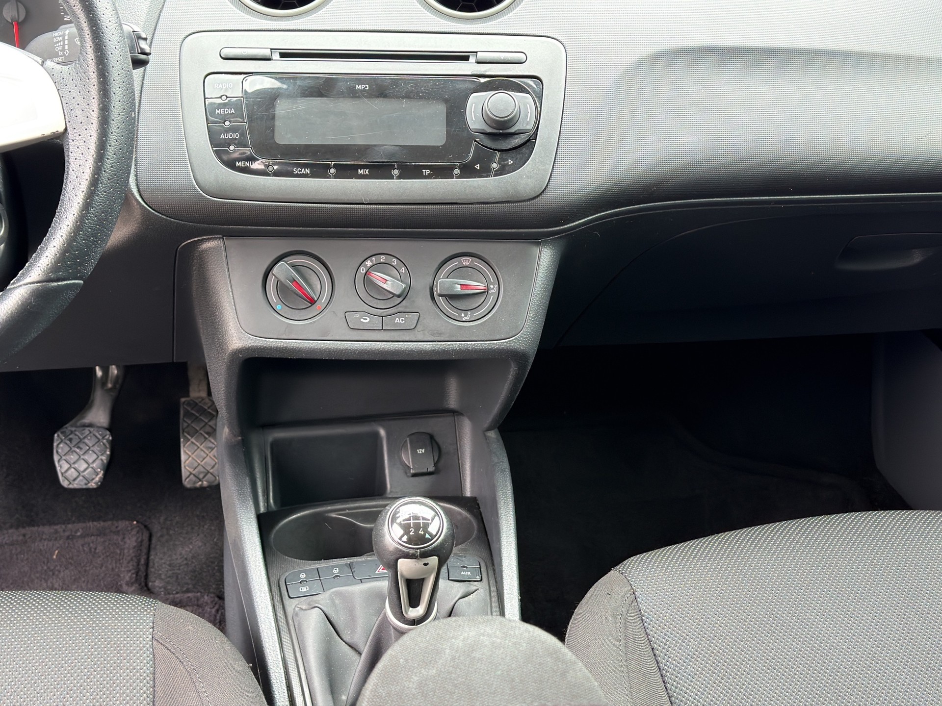 SEAT Ibiza 1.6 Style-image-10
