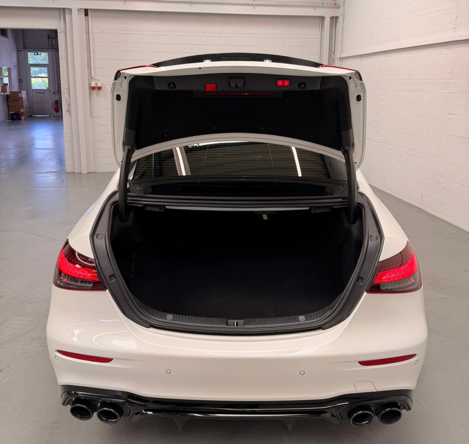 MERCEDES-BENZ AMG E 53 4Matic+ Speedshift 9G-TCT White Black Performance CH-Fahrzeug-image-9