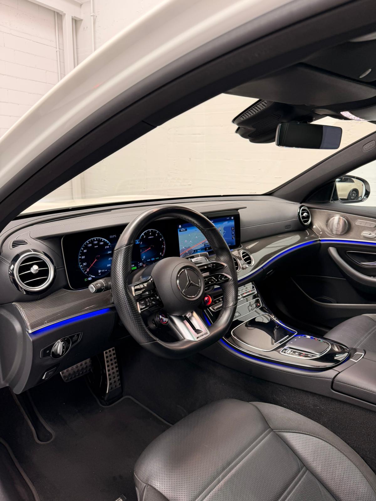 MERCEDES-BENZ AMG E 53 4Matic+ Speedshift 9G-TCT White Black Performance CH-Fahrzeug-image-10