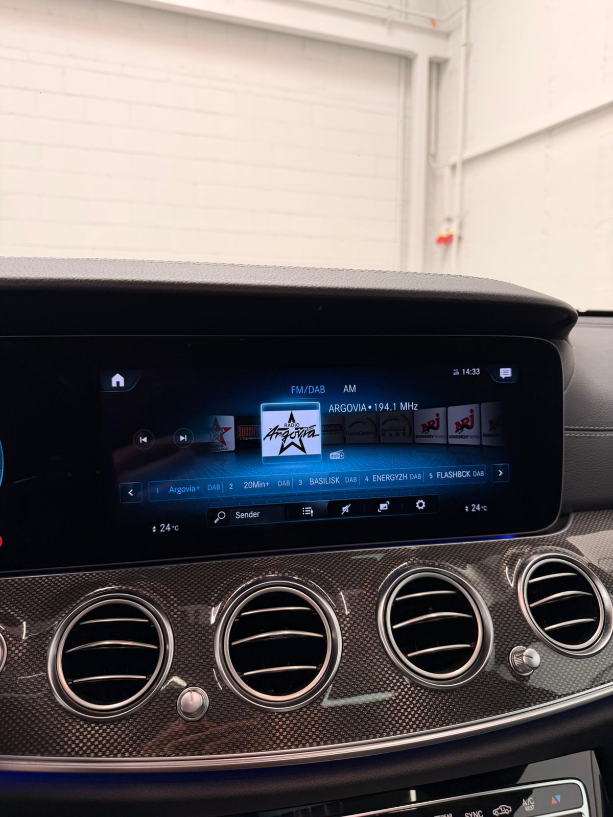 MERCEDES-BENZ AMG E 53 4Matic+ Speedshift 9G-TCT White Black Performance CH-Fahrzeug-image-22