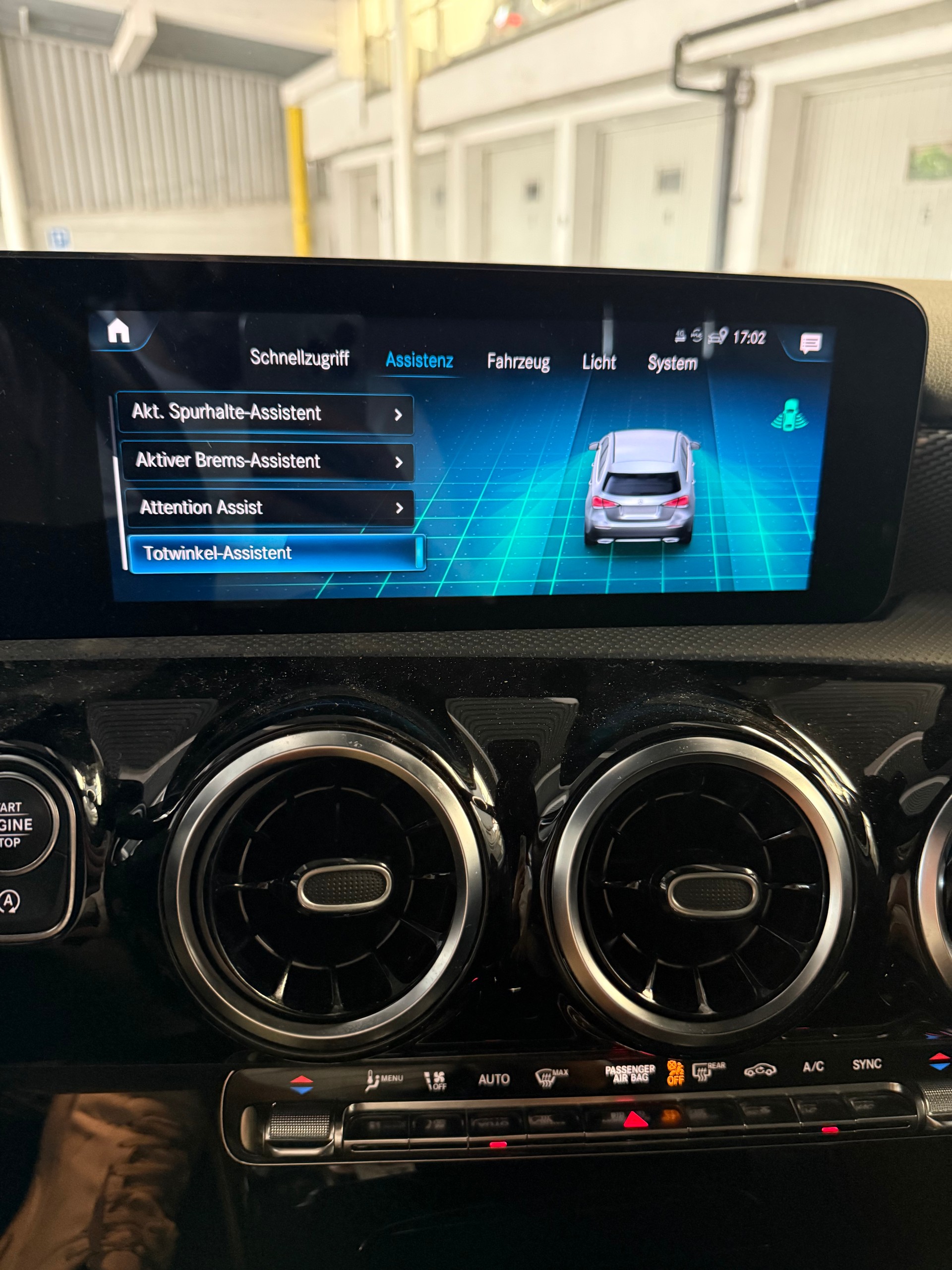 MERCEDES-BENZ A 180 Progressive 7G-DCT-image-14