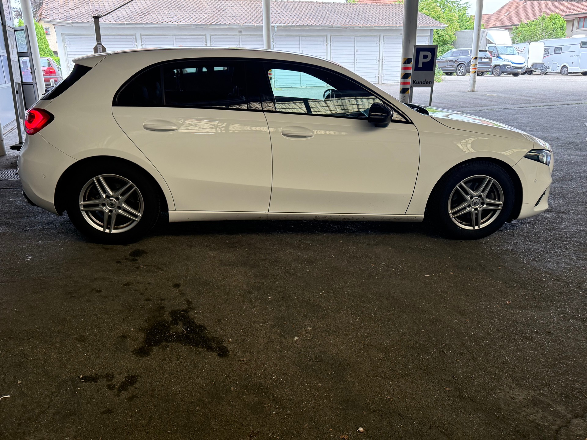 MERCEDES-BENZ A 180 Progressive 7G-DCT-image-4