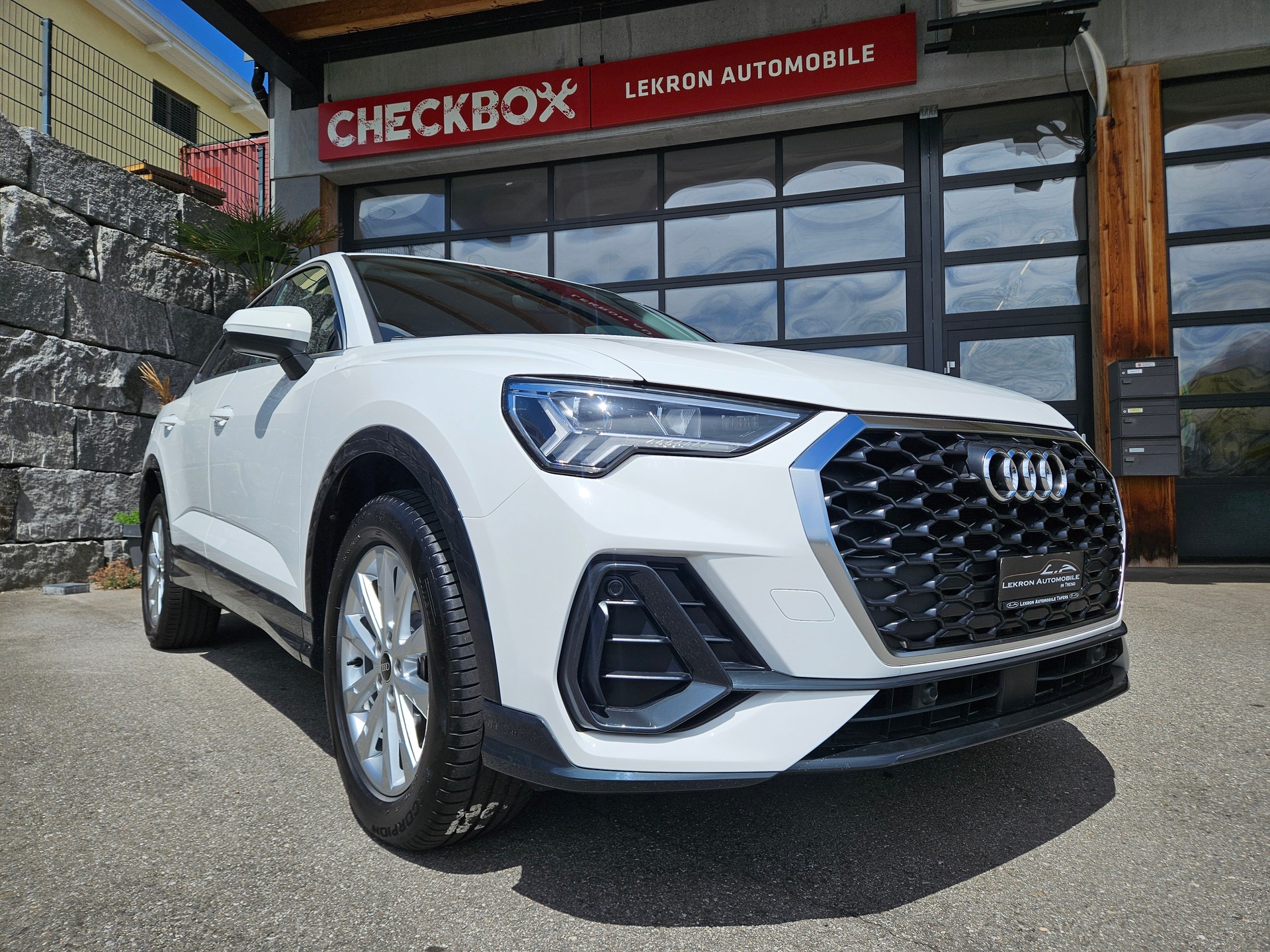 AUDI Q3 Sportback 45 TFSI e Attraction S-tronic-image-0