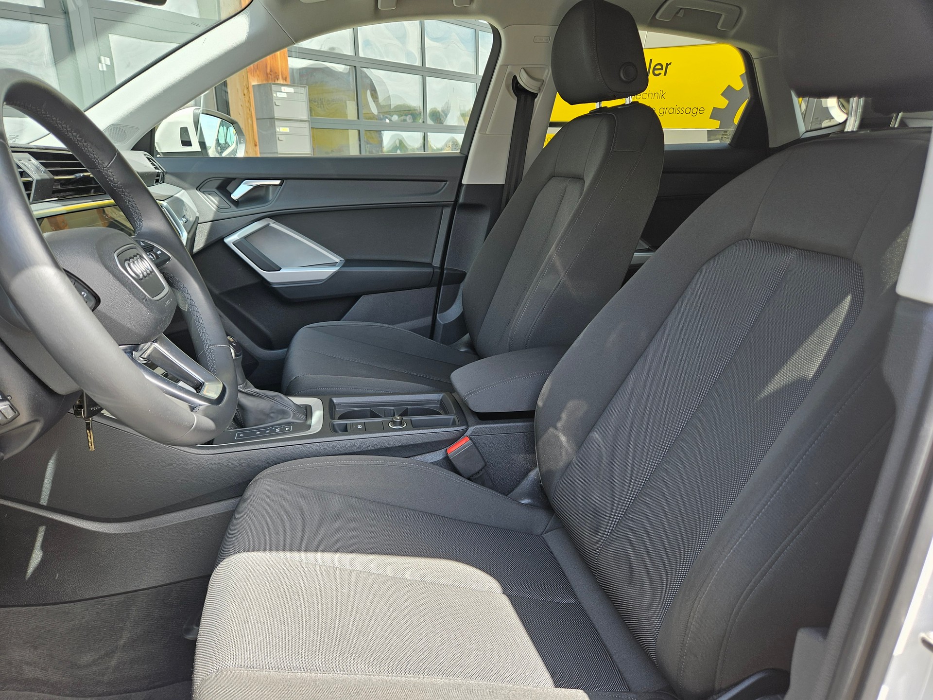AUDI Q3 Sportback 45 TFSI e Attraction S-tronic-image-8