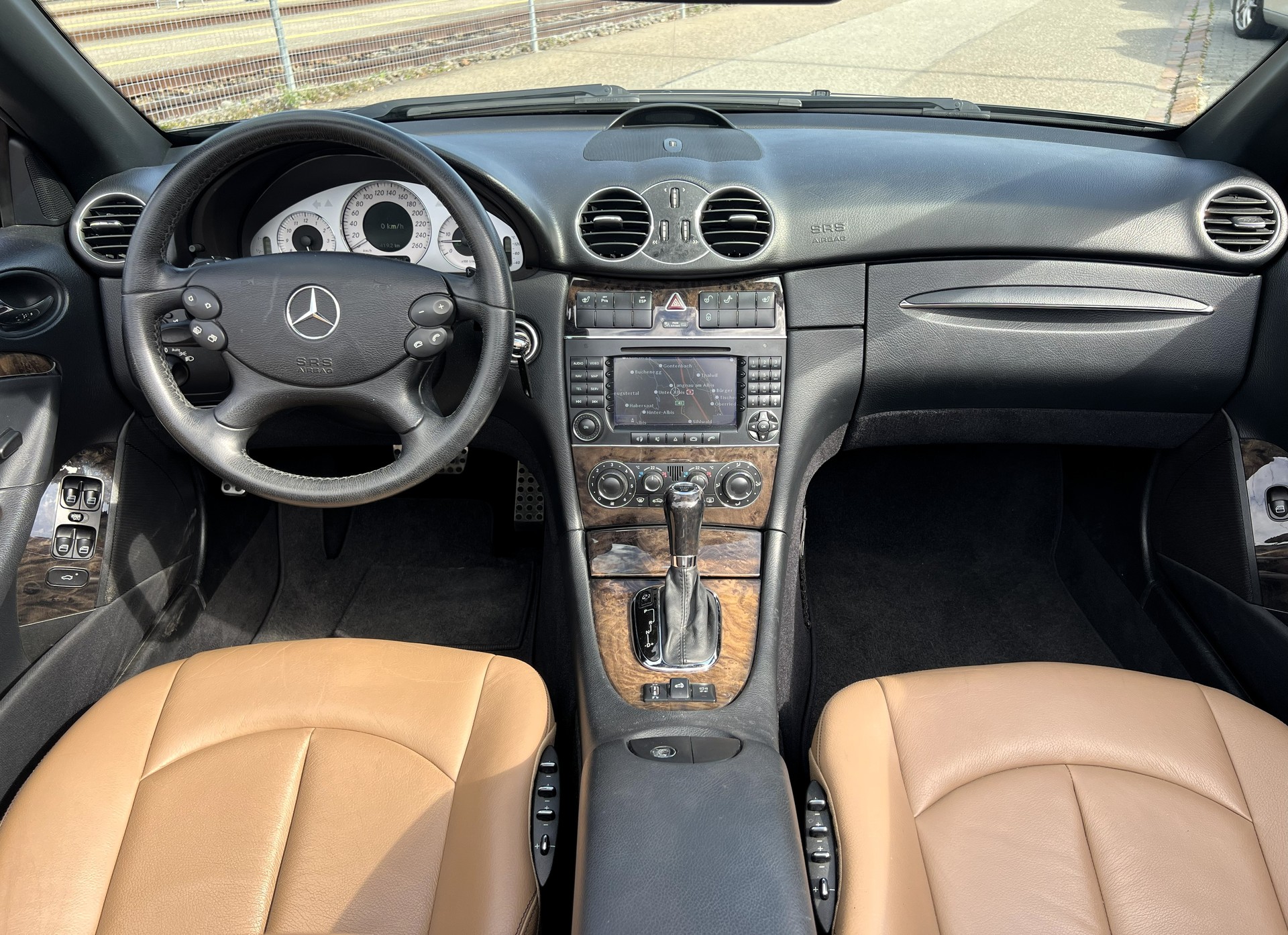 MERCEDES-BENZ CLK 320 CDI Avantgarde-image-22