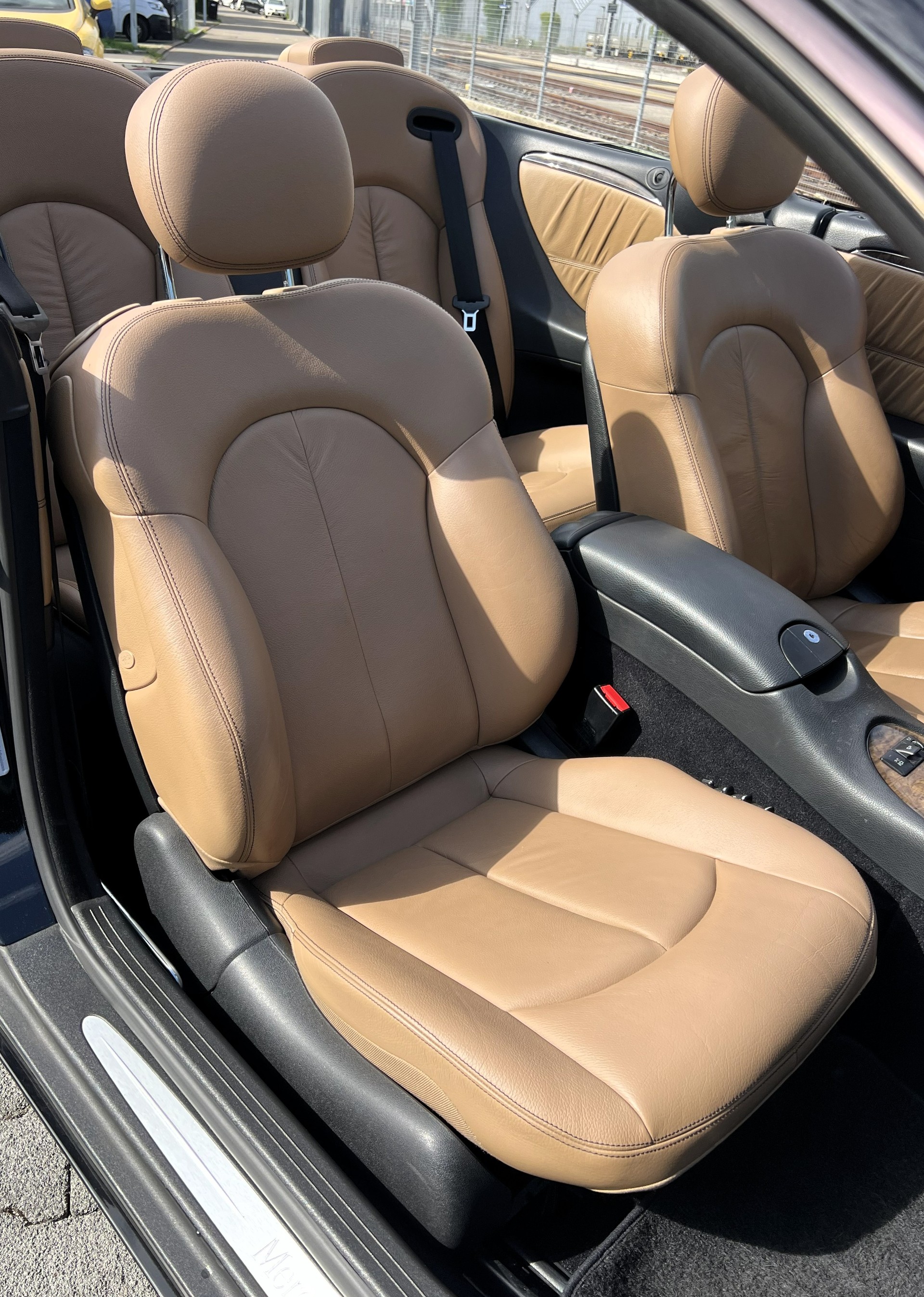 MERCEDES-BENZ CLK 320 CDI Avantgarde-image-14