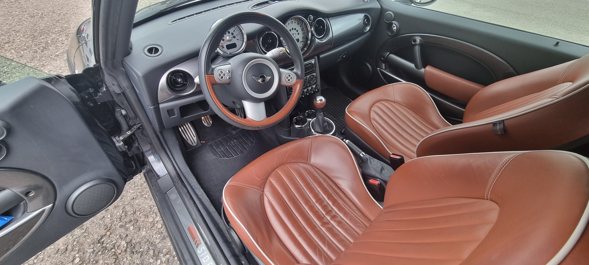 MINI Cooper S Cabriolet-image-7