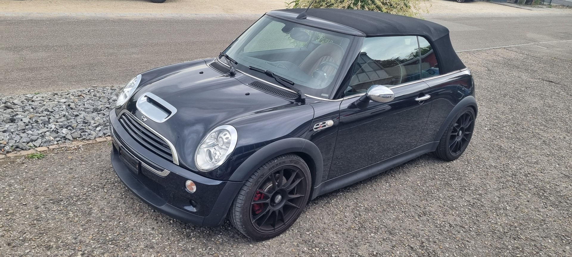 MINI Cooper S Cabriolet-image-0