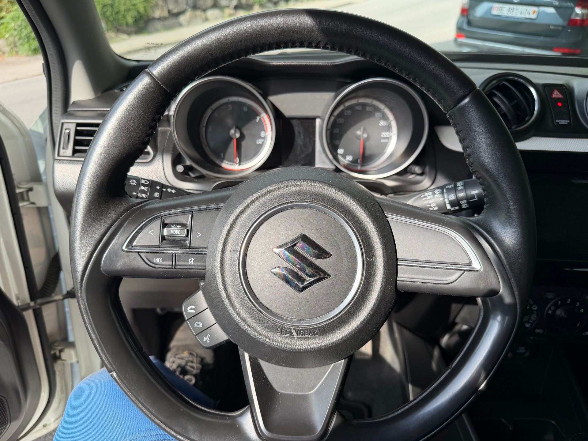 SUZUKI Swift 1.2i Compact+ Allgrip 4x4-image-5