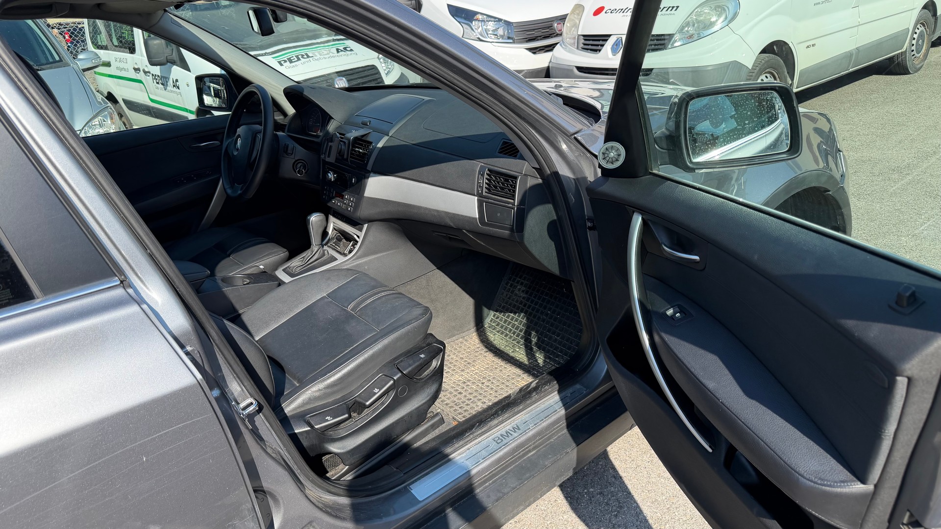 BMW X3 xDrive 30i (3.0si)-image-4