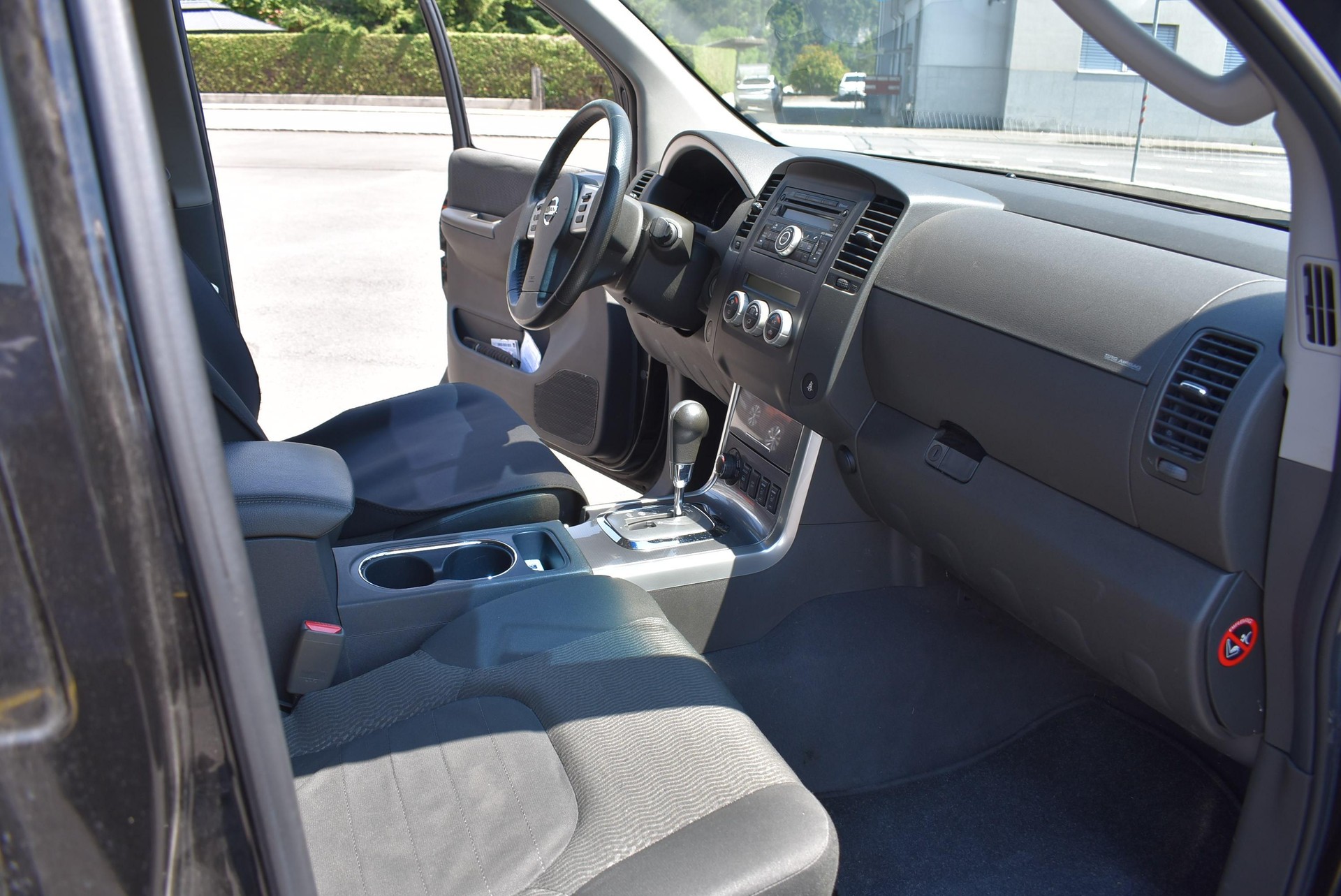 NISSAN Pathfinder 2.5 dCi Platinum-image-6